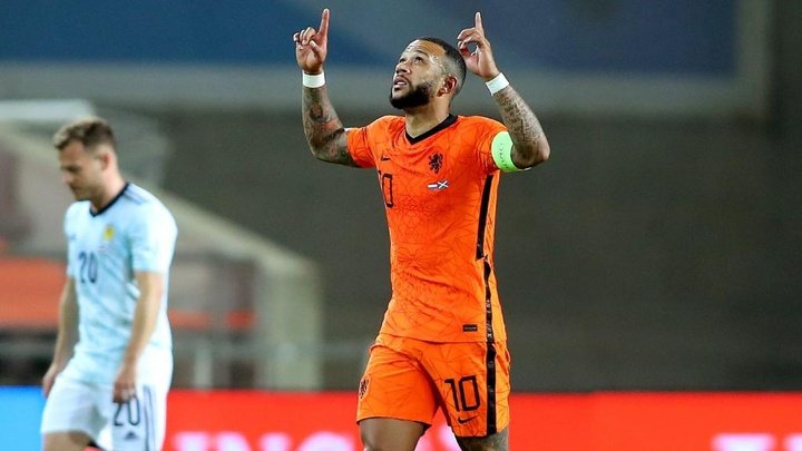 Depay at the double to deny depleted Scots in Faro