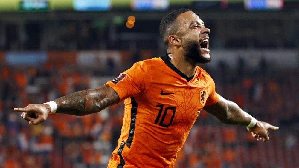 Memphis Depay is on fire! GOAL