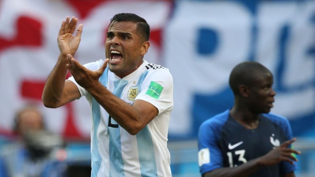 Mercado lamenta queda argentina: 