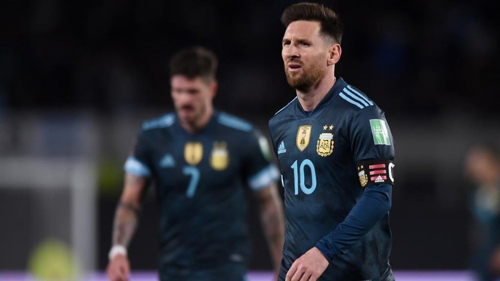 Messi hits out at referee after Argentina beat Peru. Goal
