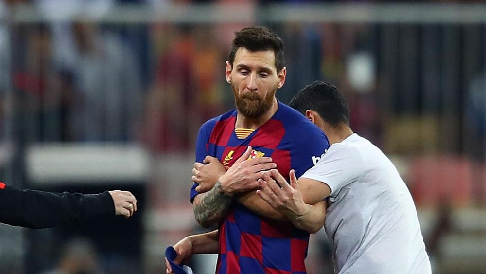 Security concerns raised after pitch invader reaches Messi following Barca's Supercopa defeat