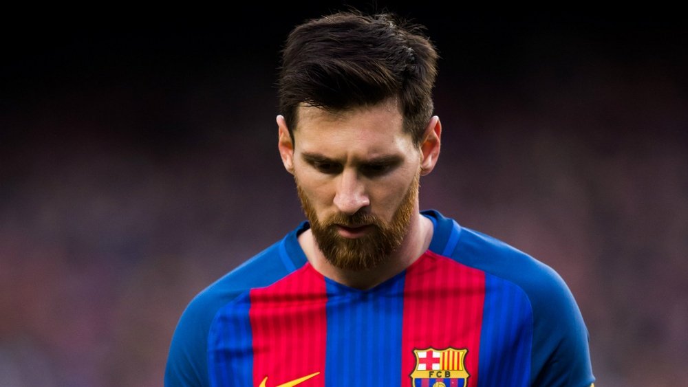 Messi with his head down. Goal