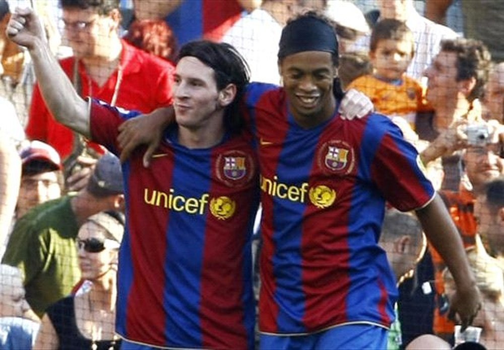 Ronaldinho a sans surprise préféré Messi à Cristiano. Goal