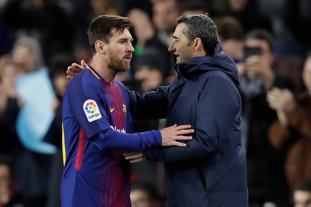 1ª vez que Messi vê um técnico demitido no Barça. Goal