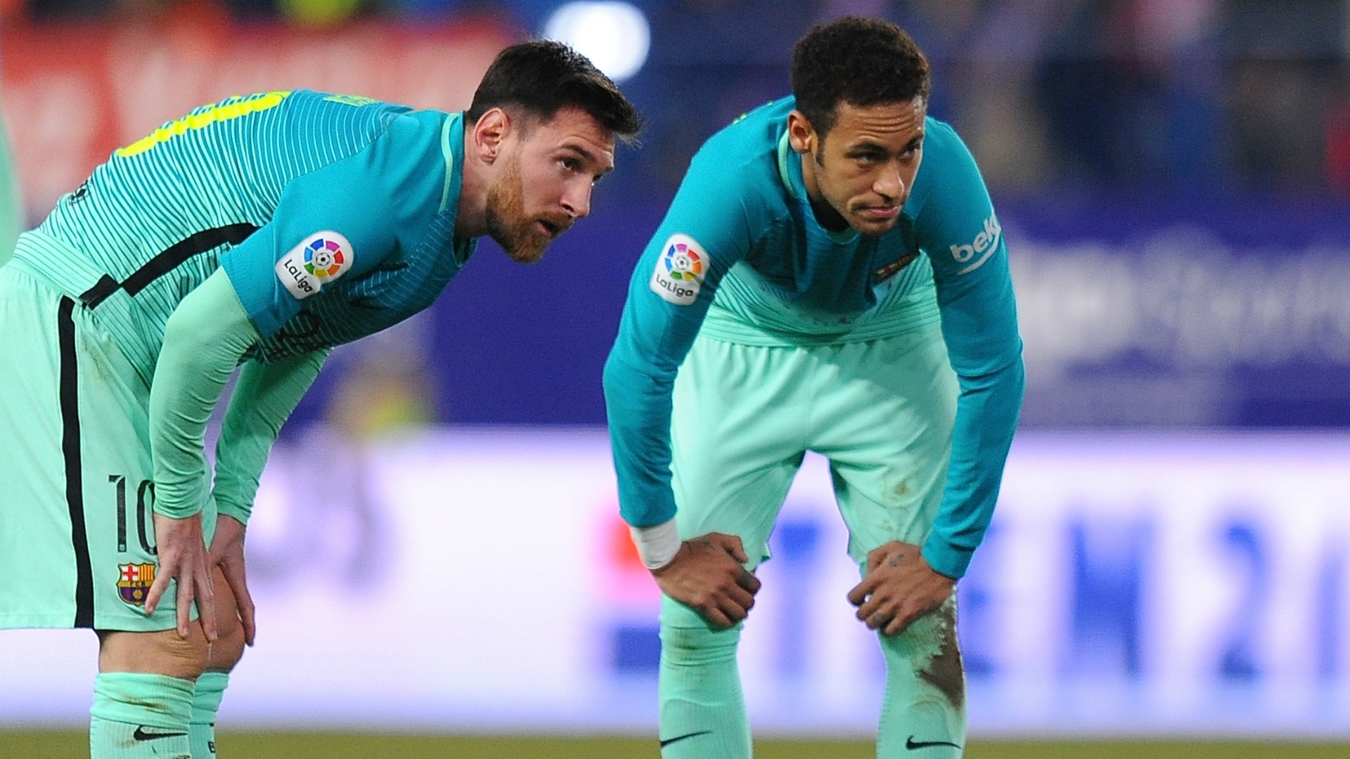 Maxwell: Messi is unique, Neymar makes us dream
