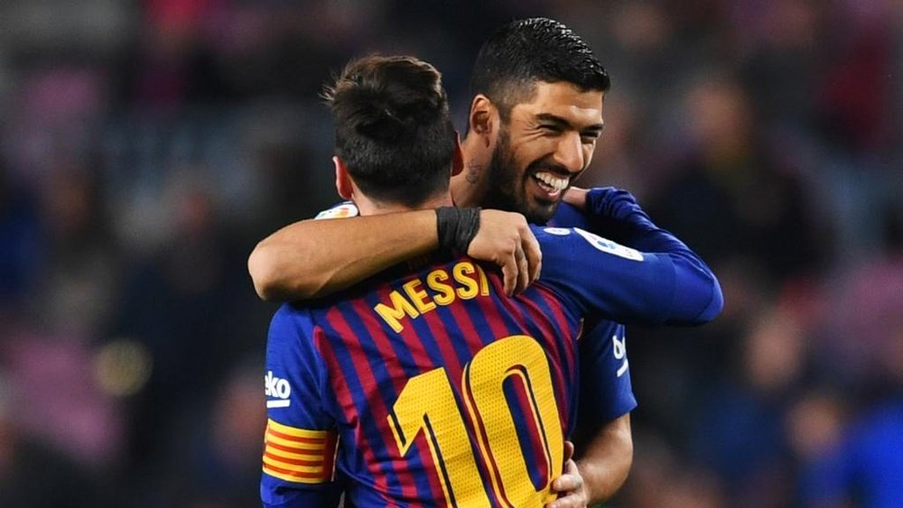 Messi proves he is the best every day, says Barcelona team-mate Suarez. GOAL
