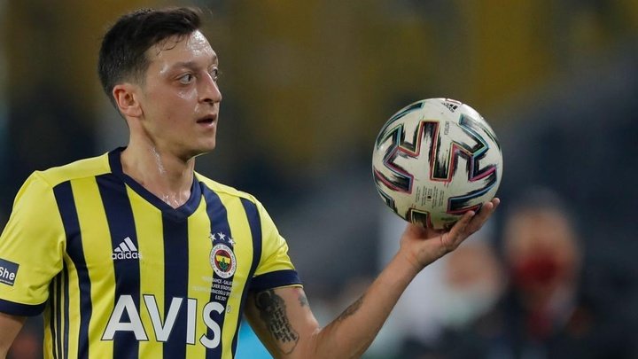 L'agent d'Özil revient sur les raisons du départ d'Arsenal