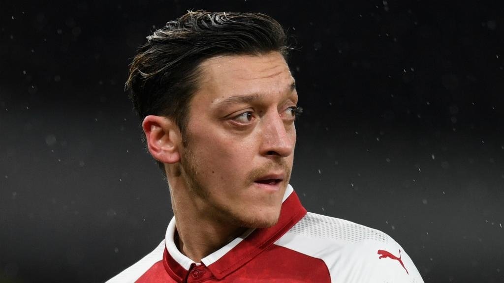 Arsenal win with Ozil's lucky charm in attendance