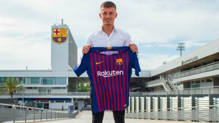 Barcelona sign Van Beijnen