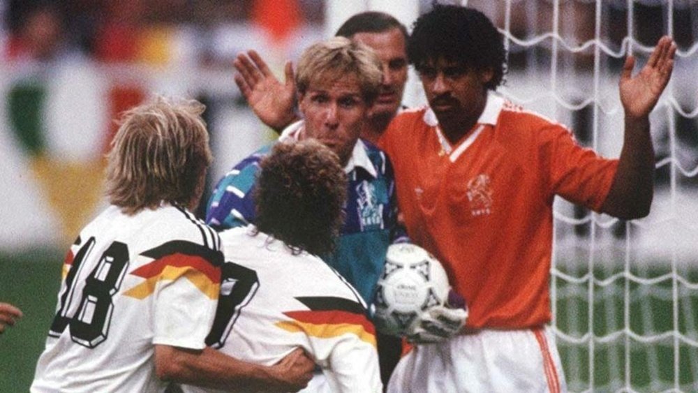 Confrontos históricos entre a Holanda e Alemanha. Goal