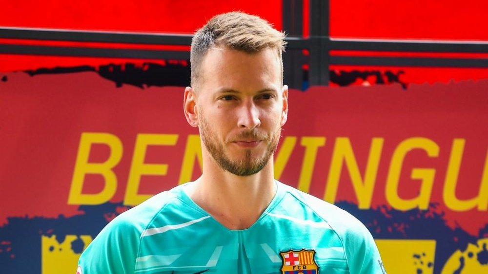 Barcelona goalkeeper Neto ruled out for up to two months. GOAL