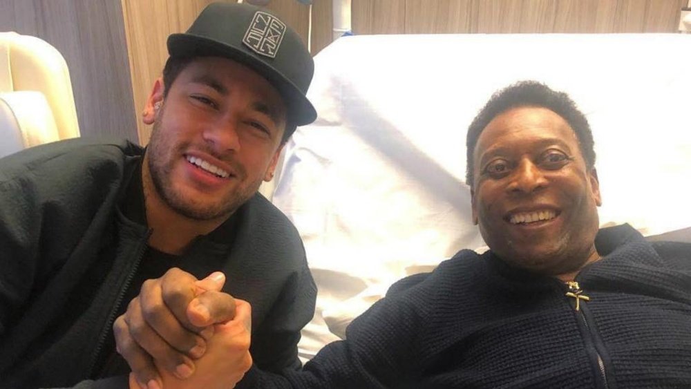 Neymar went to visit Pele in hospital. GOAL
