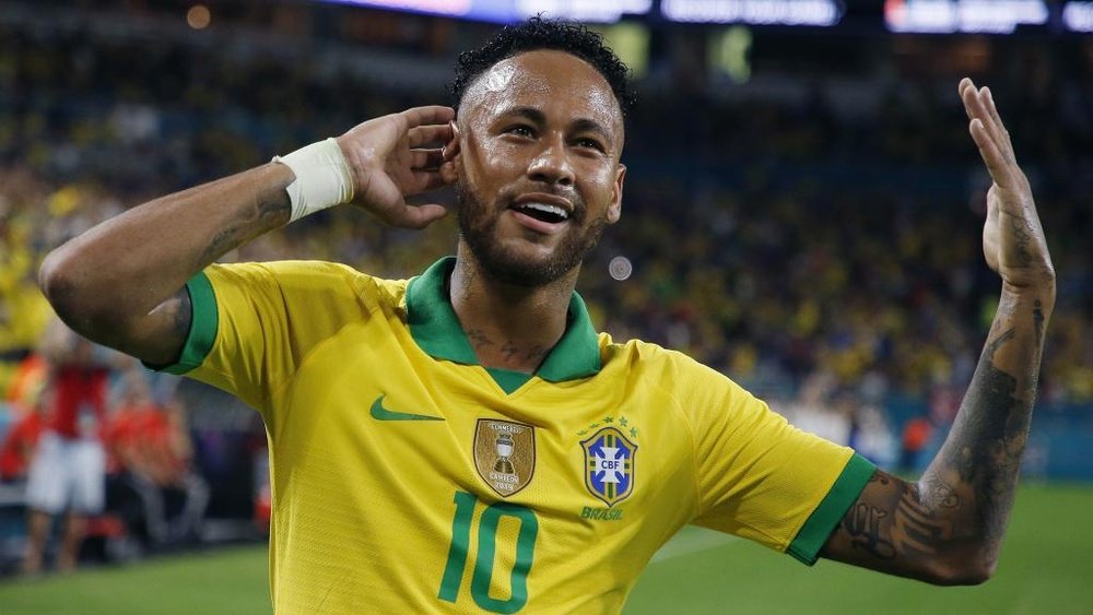 Neymar demorou, mas decidiu contra a Colômbia. AFP