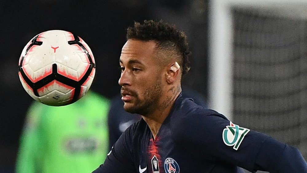 Neymar does not want to leave PSG, says father. GOAL