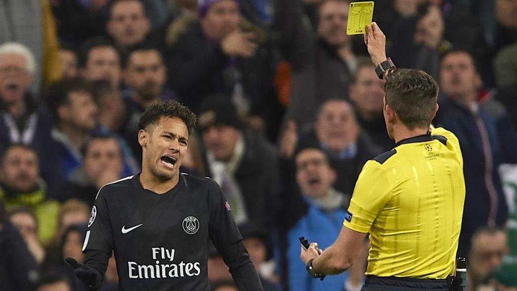 Emery fumes at referee after PSG throw away Real Madrid lead