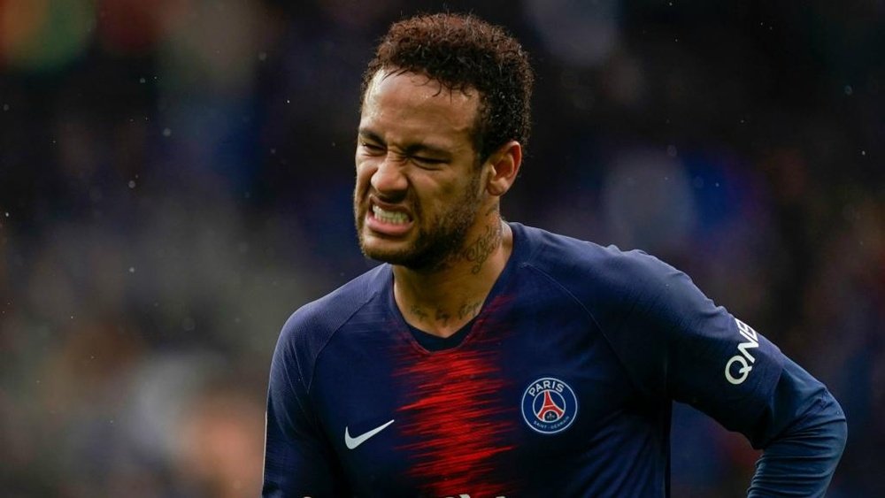 Neymar can leave PSG if the price is right, says Leonardo