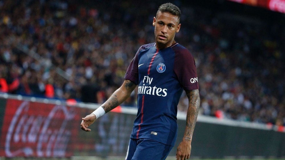 Le PSG dévoile son maillot third. Goal