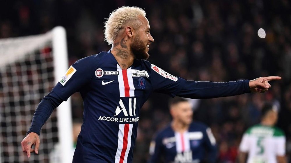 Iniesta ne sait pas où jouerait Neymar au Barça. goal