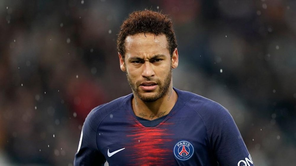 PSG pode multar Neymar em mais de R$ 1 milhão por ausência em reapresentação