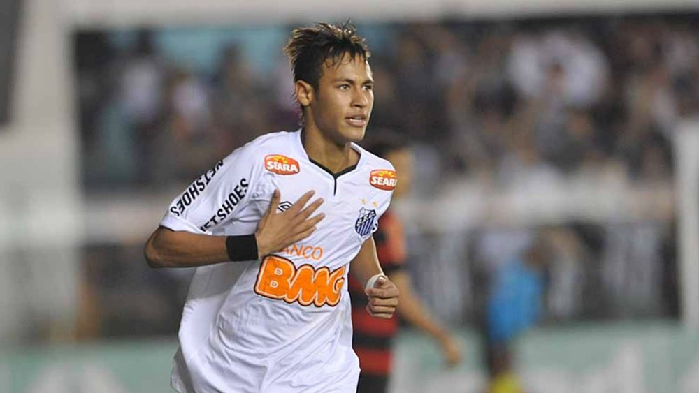 Neymar e Ronaldinho, fizeram um jogo histórico. Goal