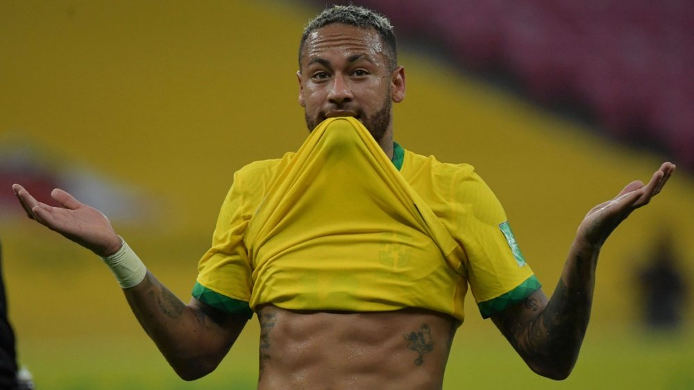 Pochettino is ready to help Neymar stay in football. AFP