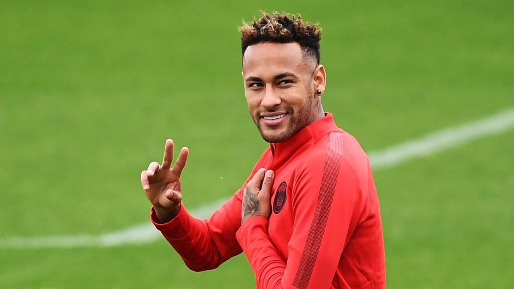 Robertson wary of Neymar threat