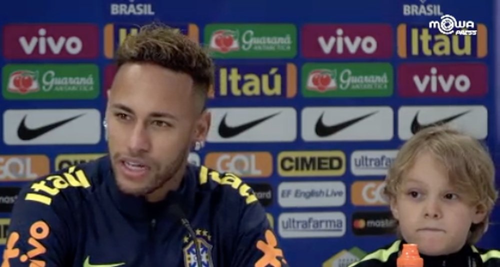 Neymar est fatigué des rumeurs. Goal