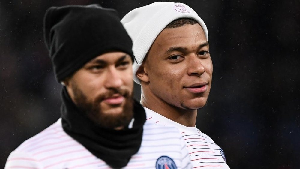 PSG could sell Neymar to keep Mbappe, Kane open to Man Utd move. GOAL