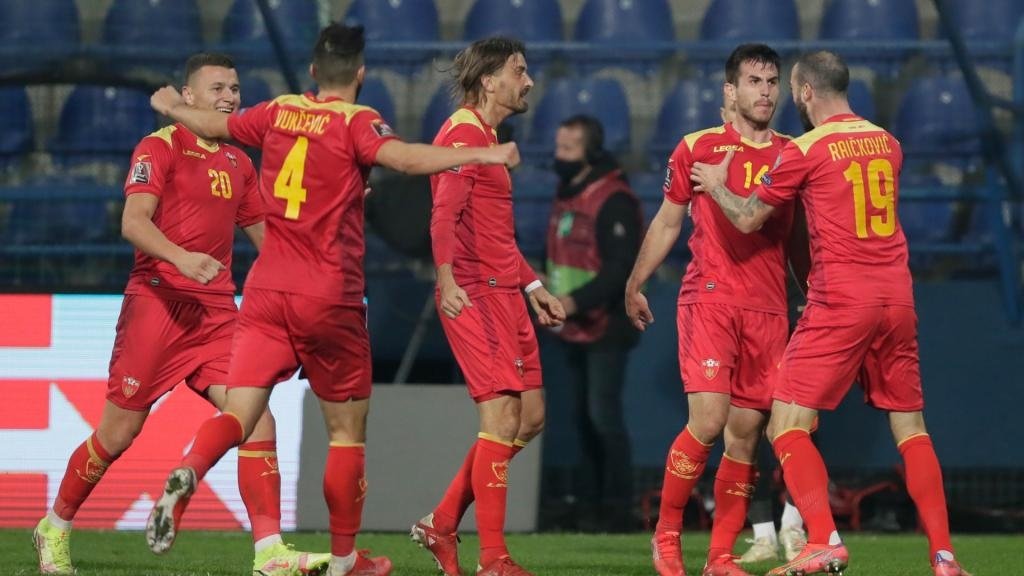 Montenegro deny Netherlands. GOAL