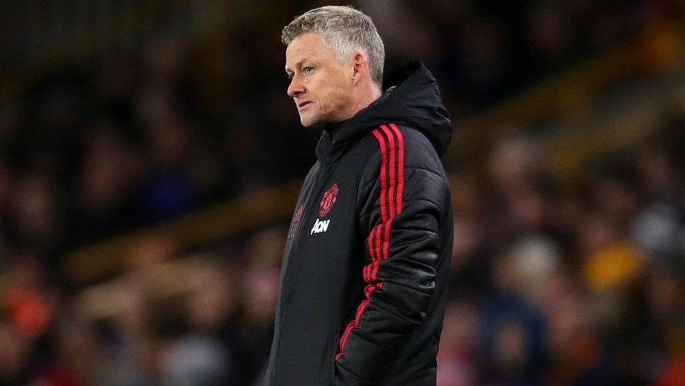 He parks the bus right in front of De Gea – Van Gaal critical of Solskjaer again.
