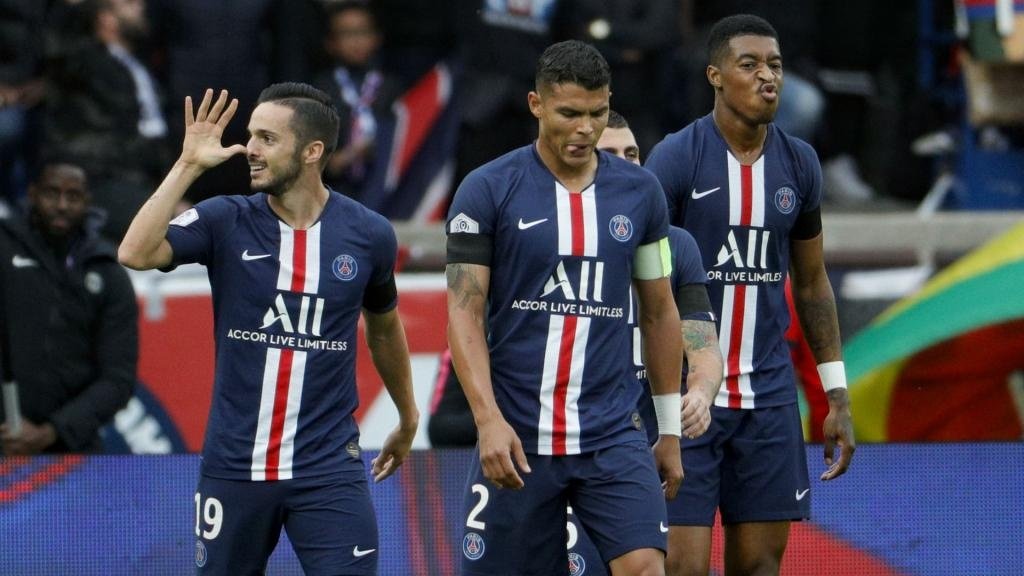 Paris et ses recrues se promènent face à Angers