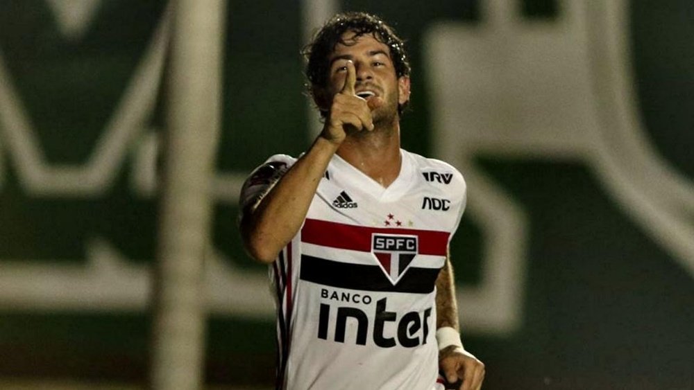 Pato mostra-se feliz no São Paulo. Goal