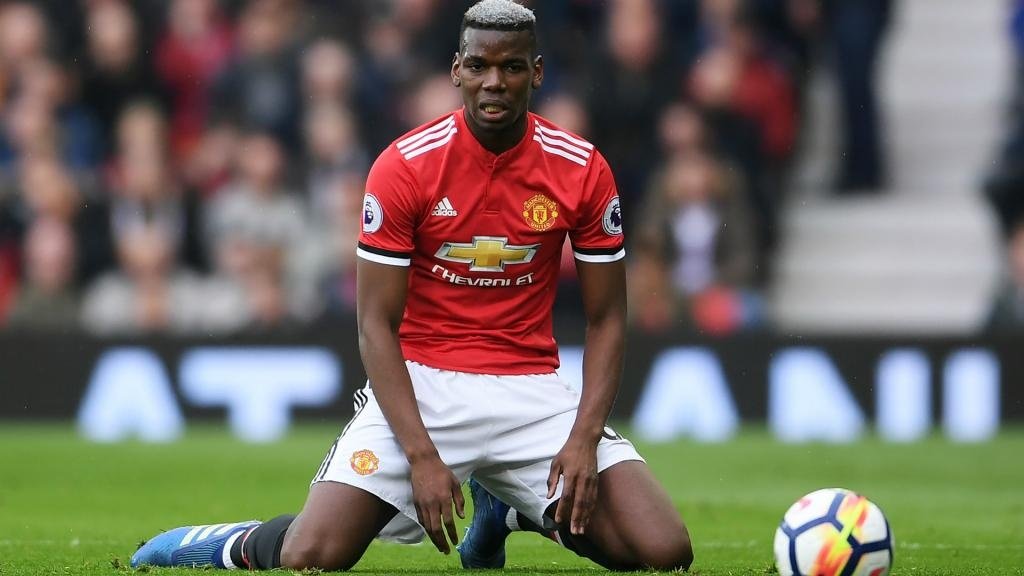 MU cède à domicile et sacre Man City