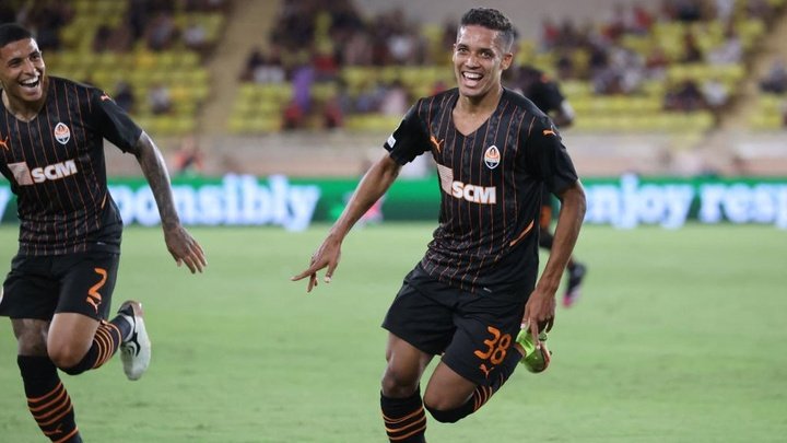 Wolverhampton avança em negociação por Pedrinho, ex-Corinthians