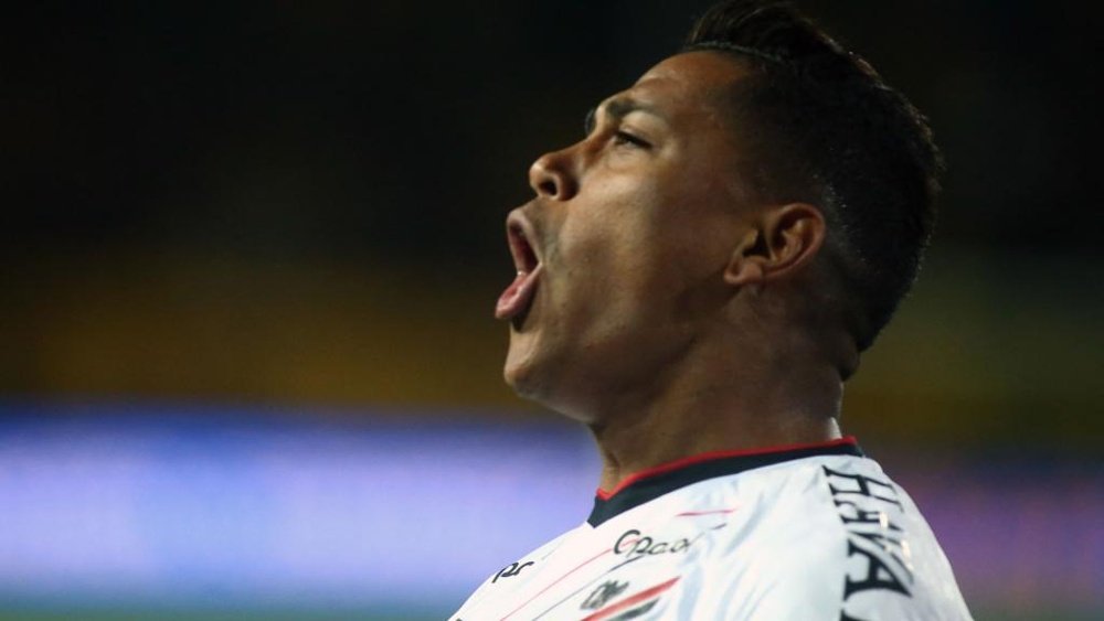 Qual a escalação do Athletico-PR contra o Flamengo, pelo Brasileirão?