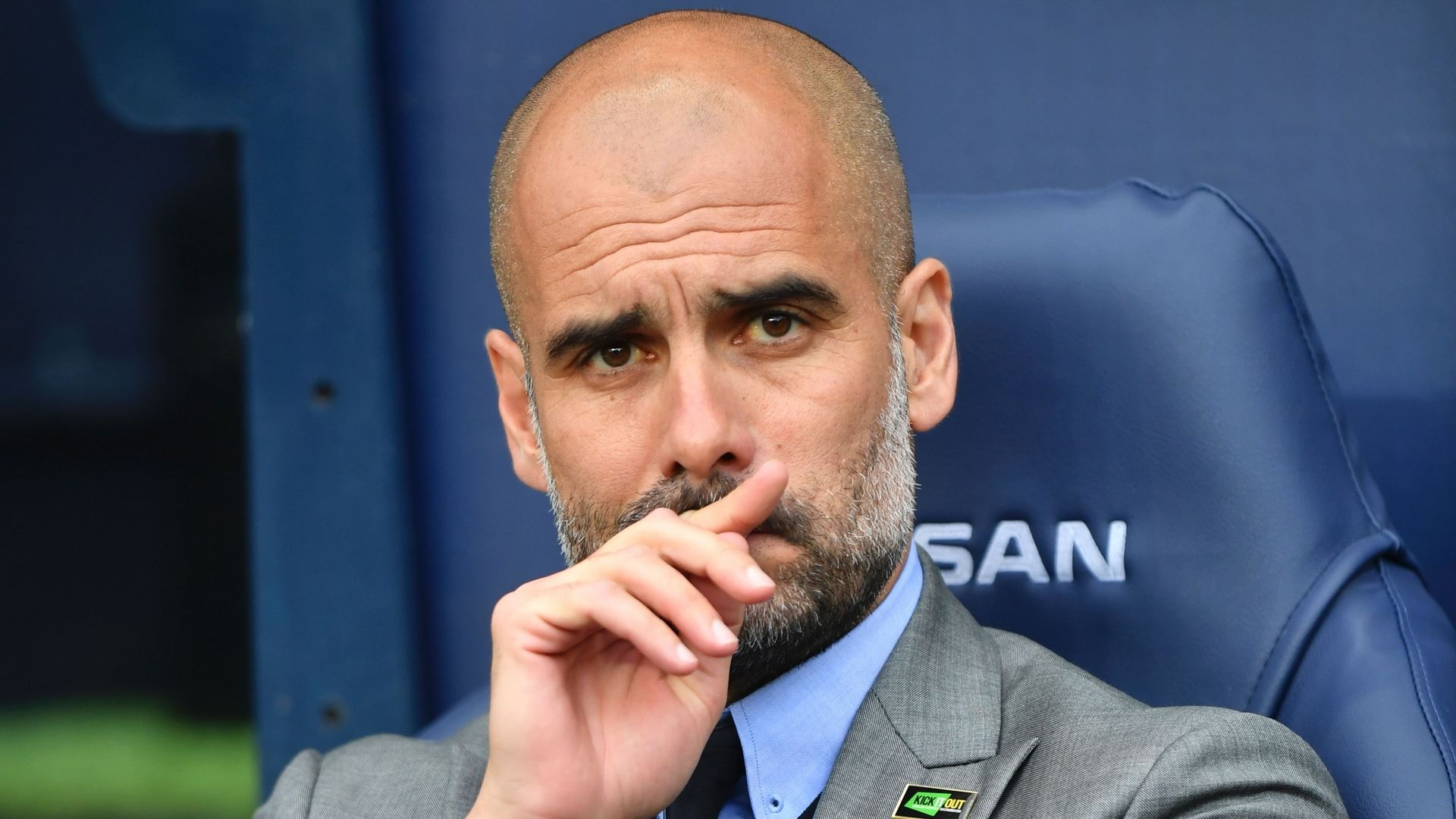 Guardiola veut un autre défenseur. GOAL