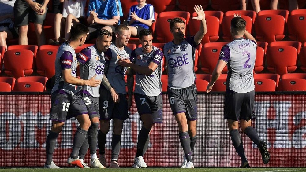 Perth Glory capitalised on their opponents' frailties to go top of the league. GOAL