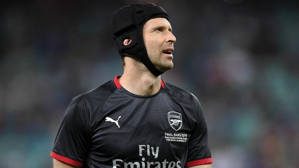 Petr Cech has decided to take up ice hockey, a sport he has always loved. GOAL