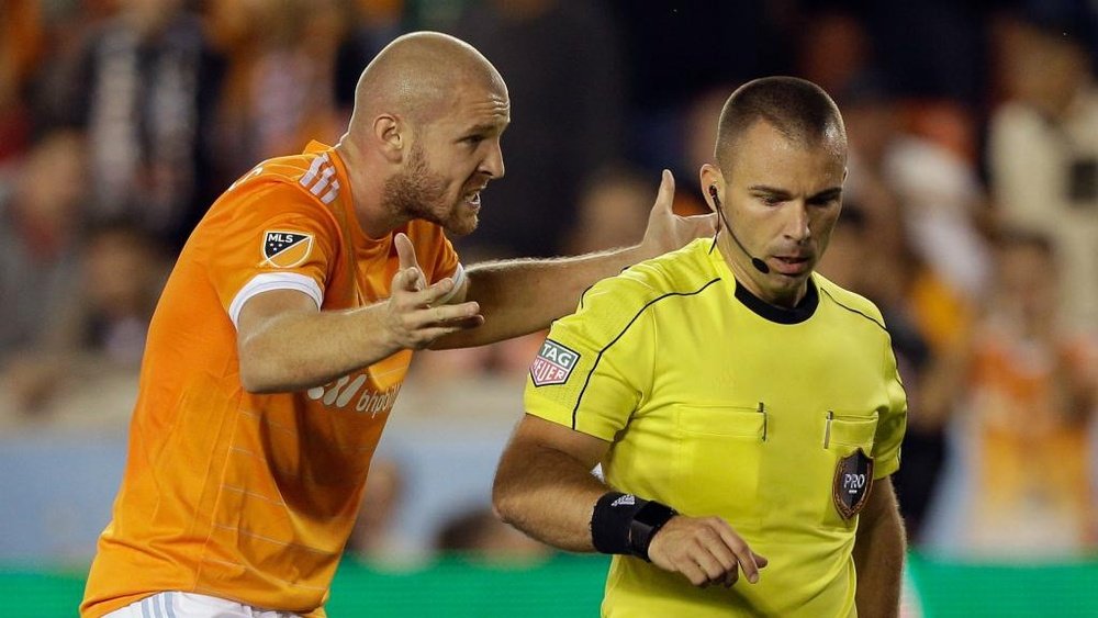 Senderos scored the winning goal. GOAL