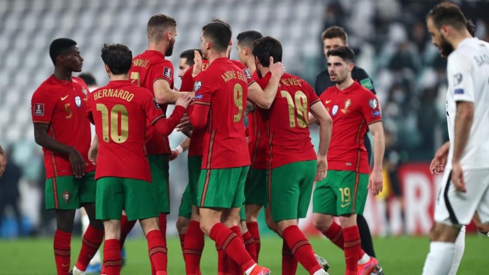 Portugal beat Azerbaijan thanks to an own goal. GOAL