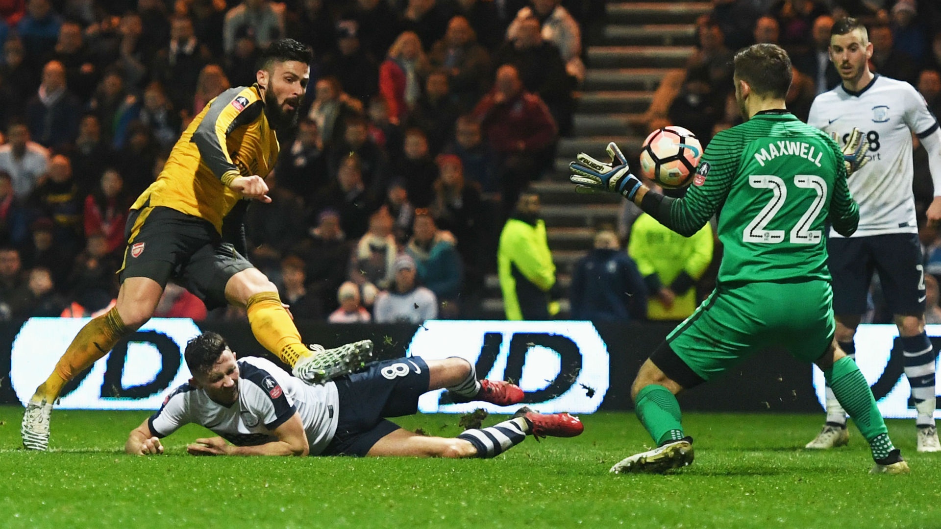 Preston North End 1-2 Arsenal: Giroud edges Gunners into round four