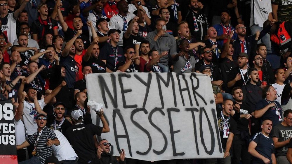 La rivolta dei tifosi contro Neymar. Goal