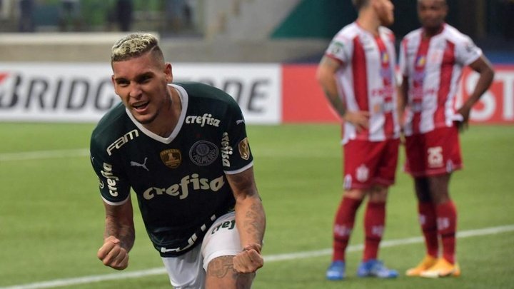 Navarro desencanta no Palmeiras e surge a esperança: chegou o '9'?