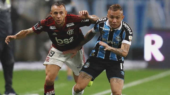 'Goal' Grêmio acerta contratação de Rafinha até fim da temporada