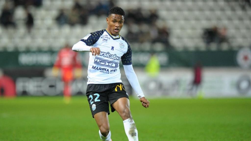 Rayan Raveloson quitte Tours pour l'ESTAC
