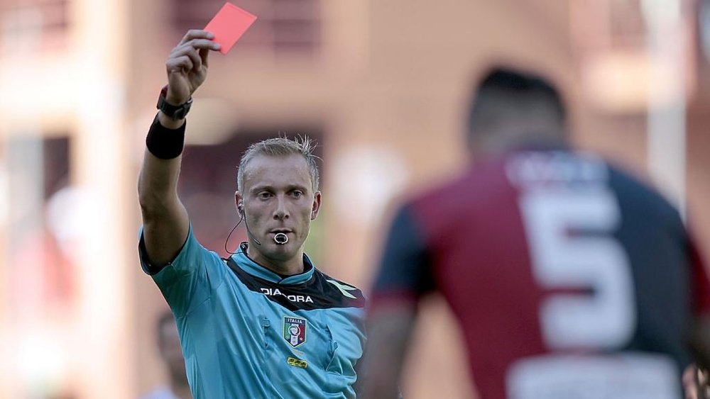 Serie D coach sent off for slapping own player
