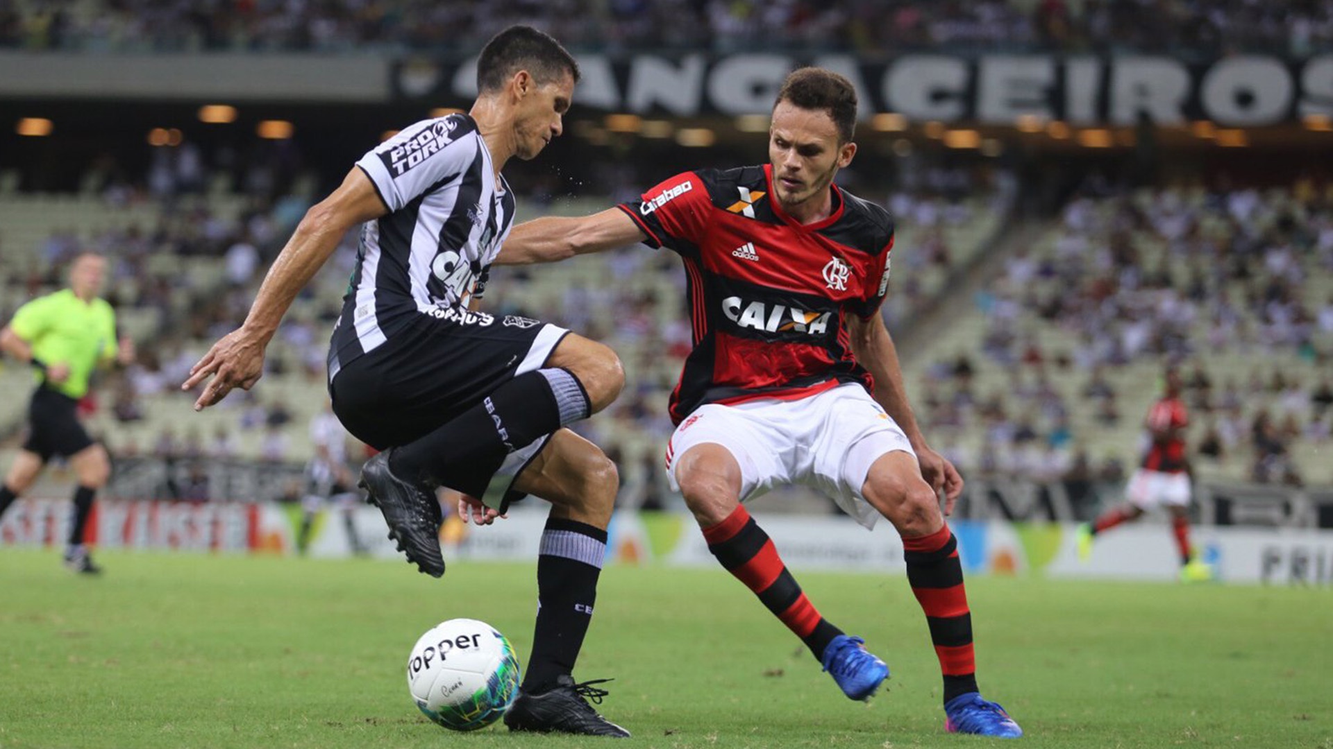 Com metade dos jogos no ano, Renê é o líder de desarmes da equipe