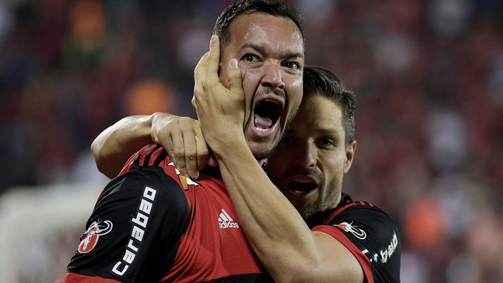 Desfalques contra o Inter, Réver e Diego prometem ajudar o Flamengo fora de campo