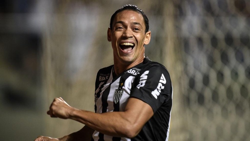 R. Oliveira compara Libertadores à Champions e elogia Galo.