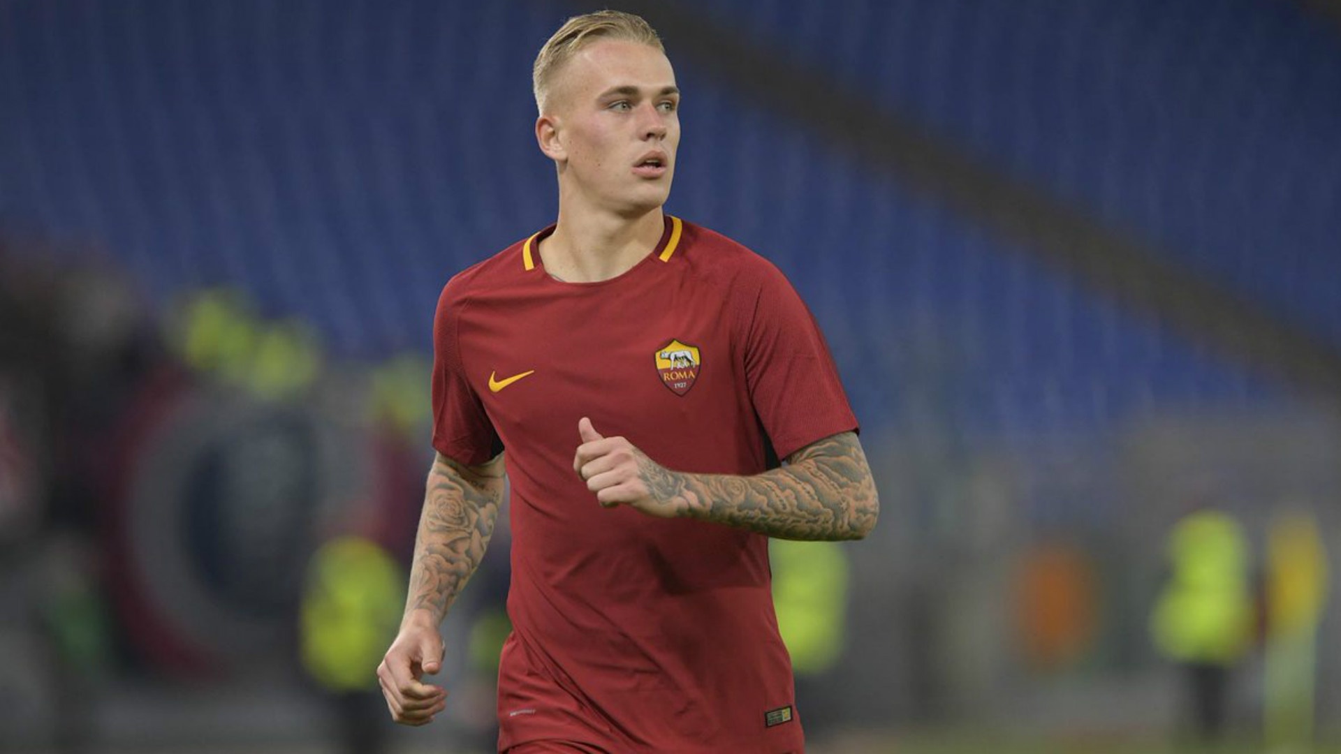 Roma's Karsdorp tears ACL